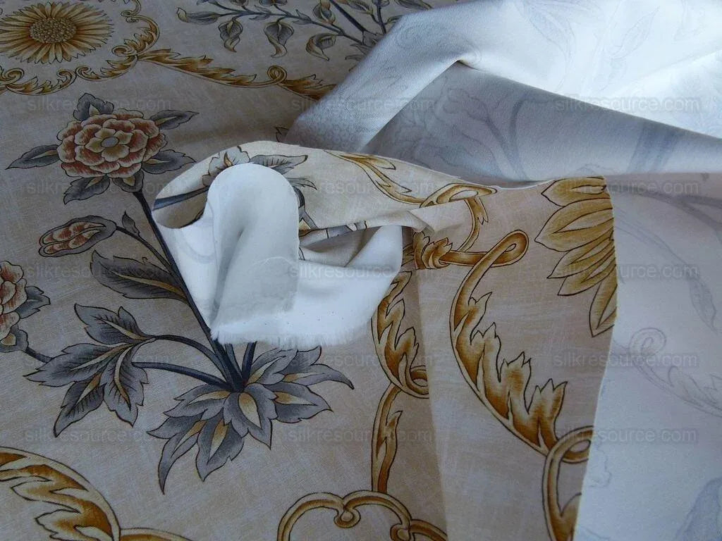 Scalamandre Pashmina Vanilla Floral Lattice Cream Gold Pink Green Arabisque Print MSRP USD 358/Y