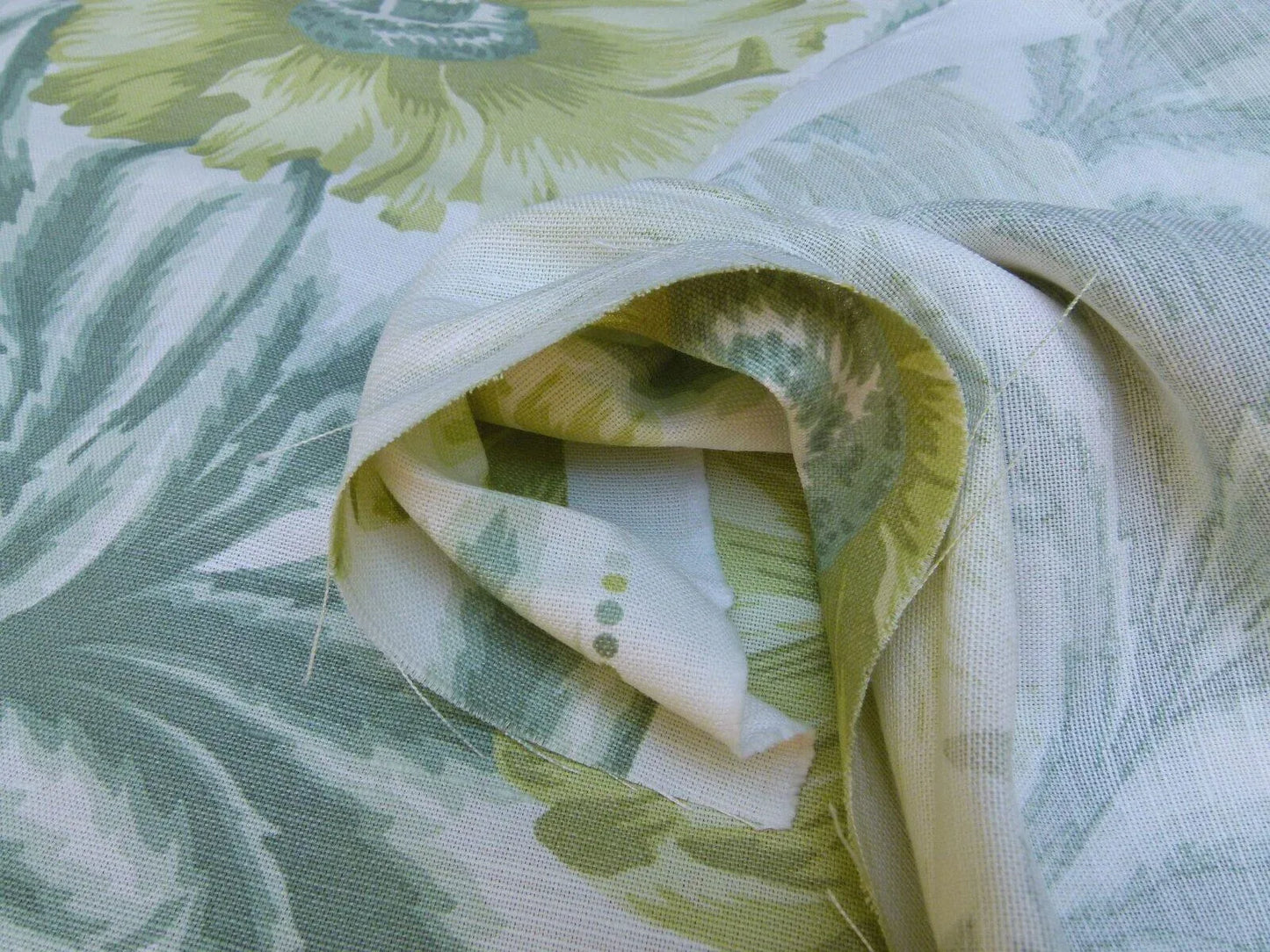 Lee Jofa Sissinghurst Giant Poppy Art &amp; Crafts Art Nouveau Leaf Ivory English Garden MSRP 144/y