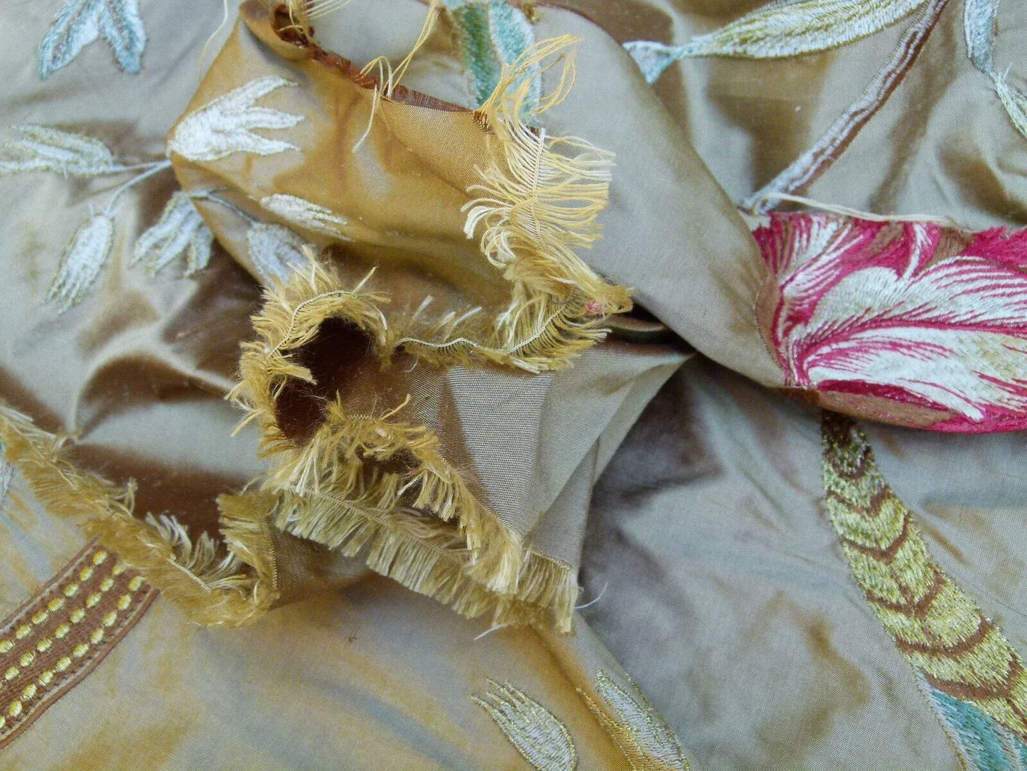 By Yard Gp&amp;j Baker Tulip Tree Silk Embroidery Red Gold Large Scale MSRP USD 298Y