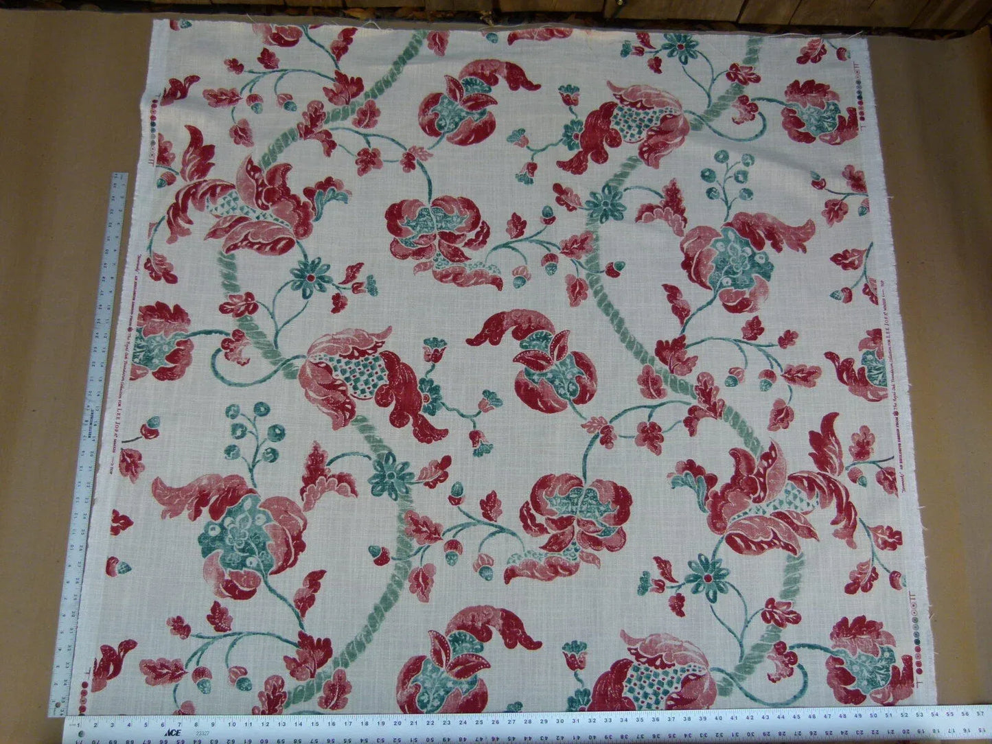 Lee Jofa Seven Oaks Coral Pink Jade Green Linen Print Jacobean MSRP USD 196/Y