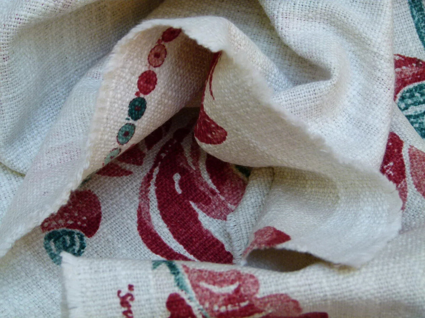 Lee Jofa Seven Oaks Coral Pink Jade Green Linen Print Jacobean MSRP USD 196/Y