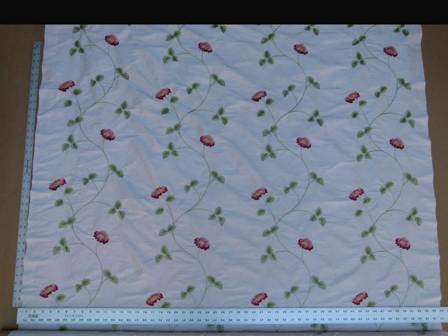 By Yard Kravet Aster On White 100% Silk Embroidered Red Pink Red Floral Vine MSRP 199/Y