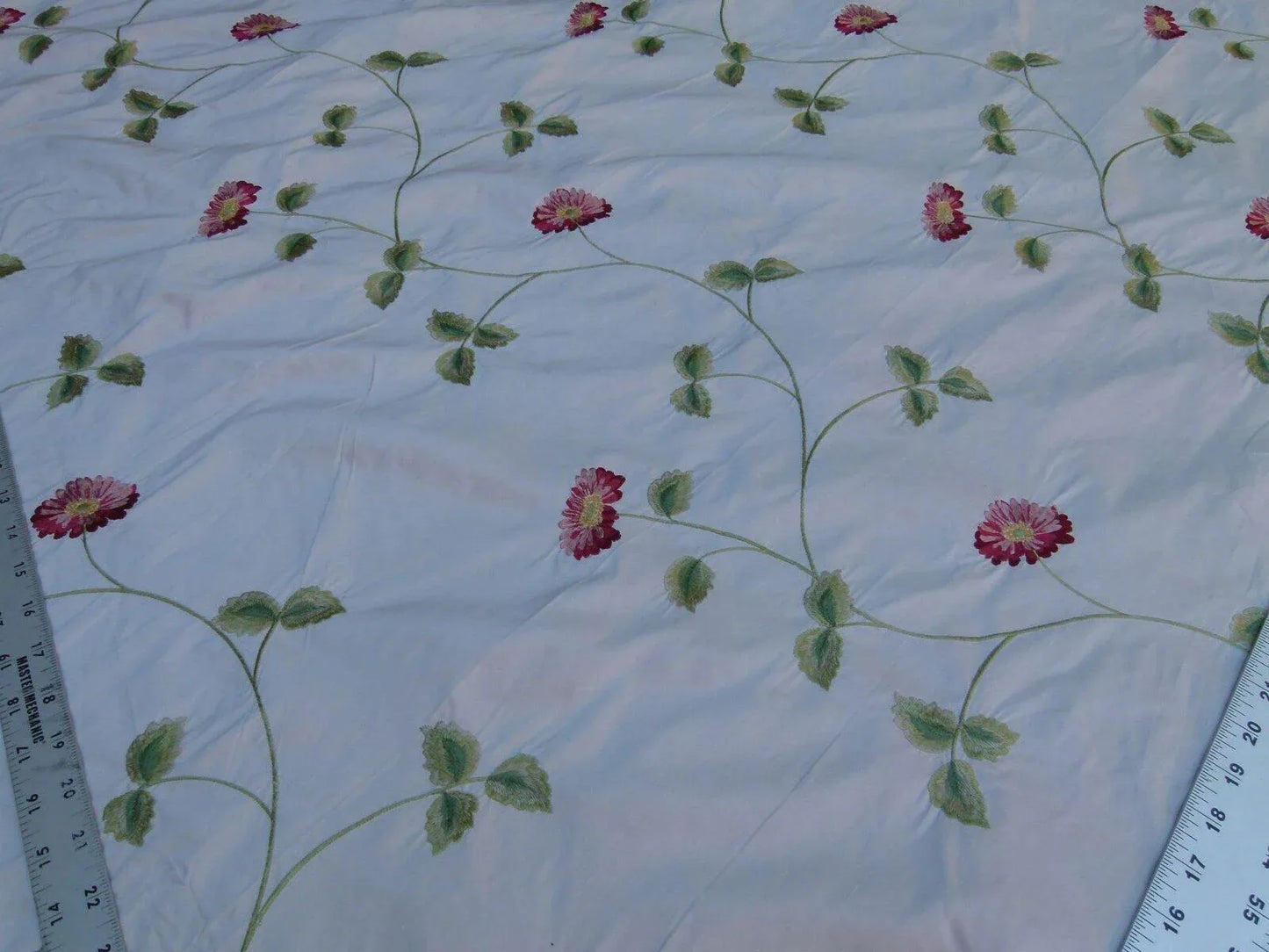 By Yard Kravet Aster On White 100% Silk Embroidered Red Pink Red Floral Vine MSRP 199/Y