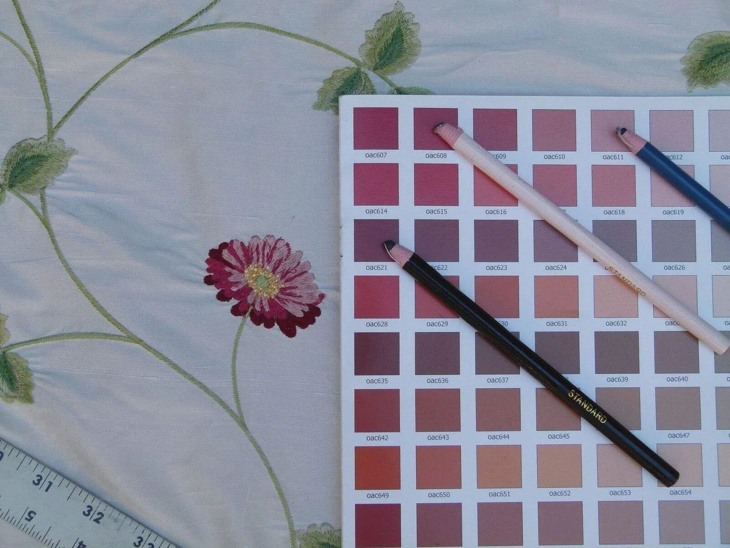 By Yard Kravet Aster On White 100% Silk Embroidered Red Pink Red Floral Vine MSRP 199/Y