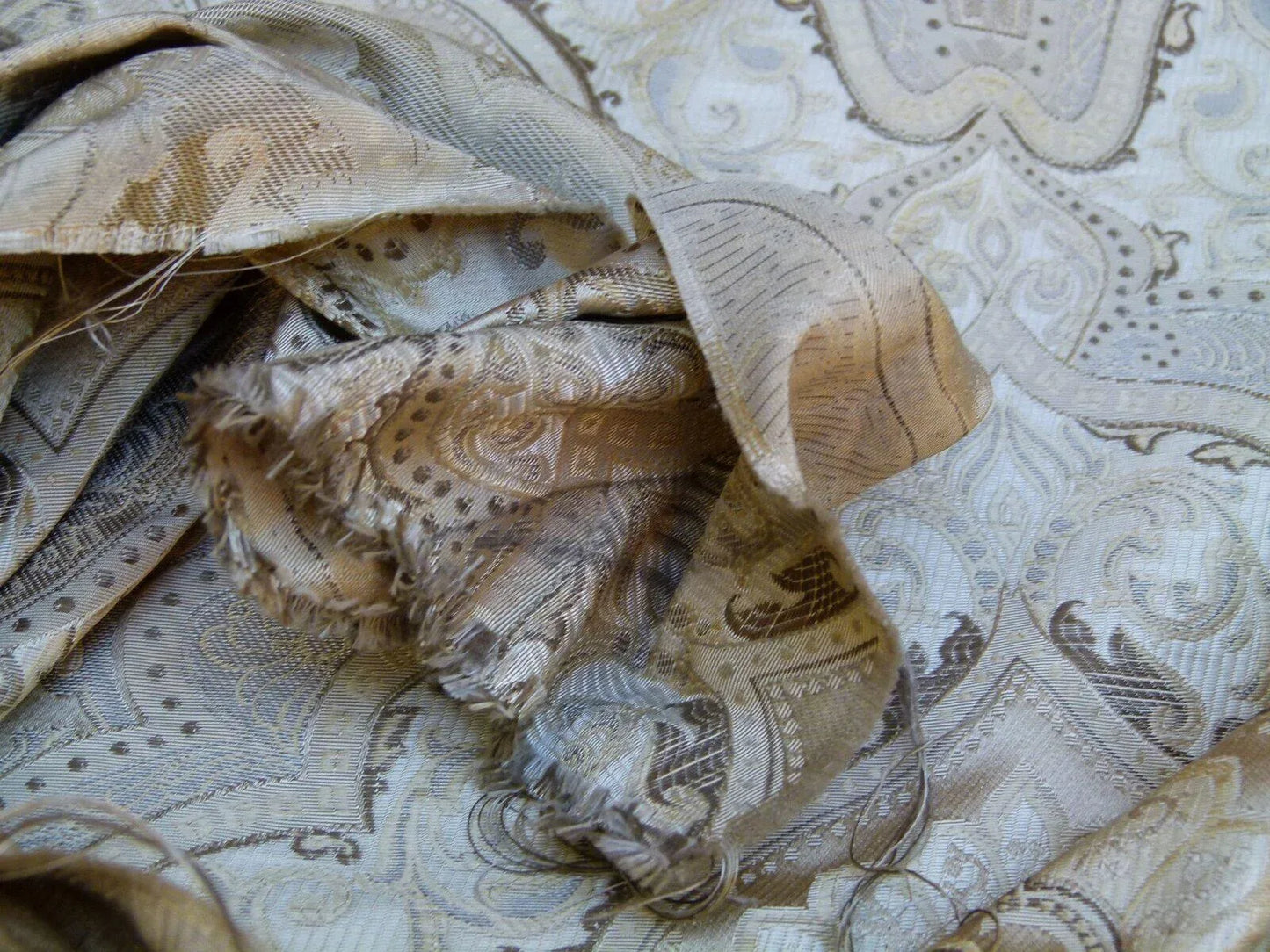 By Yard Kravet Kashmir Silk Damask Medallion Truffle Gold Beige MSRP USD 298/y