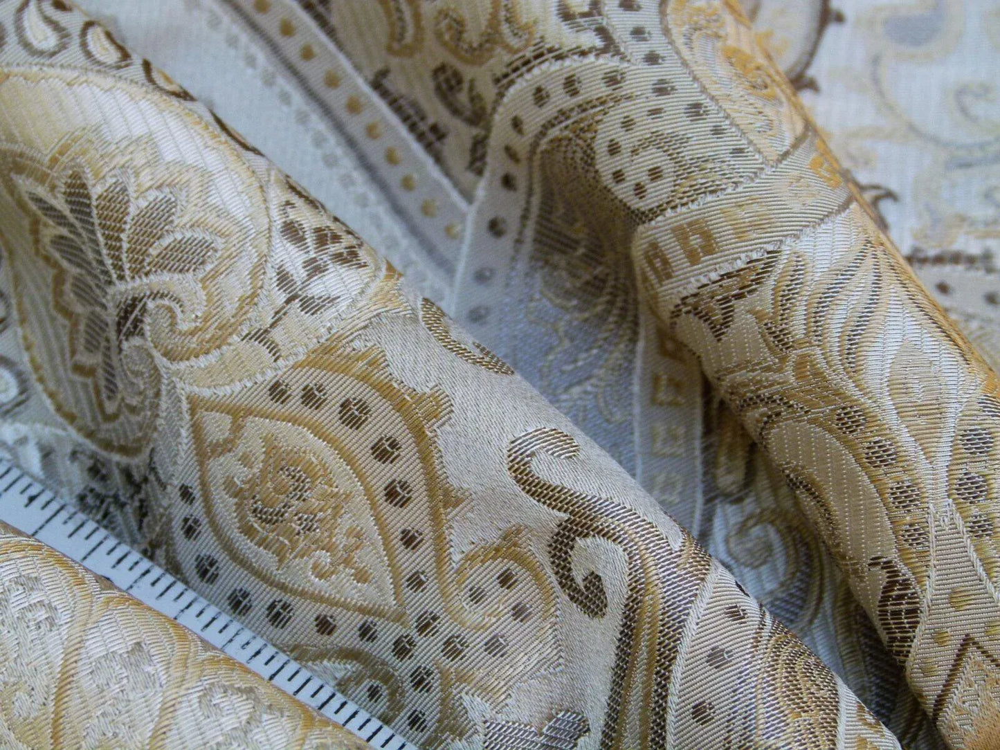 By Yard Kravet Kashmir Silk Damask Medallion Truffle Gold Beige MSRP USD 298/y