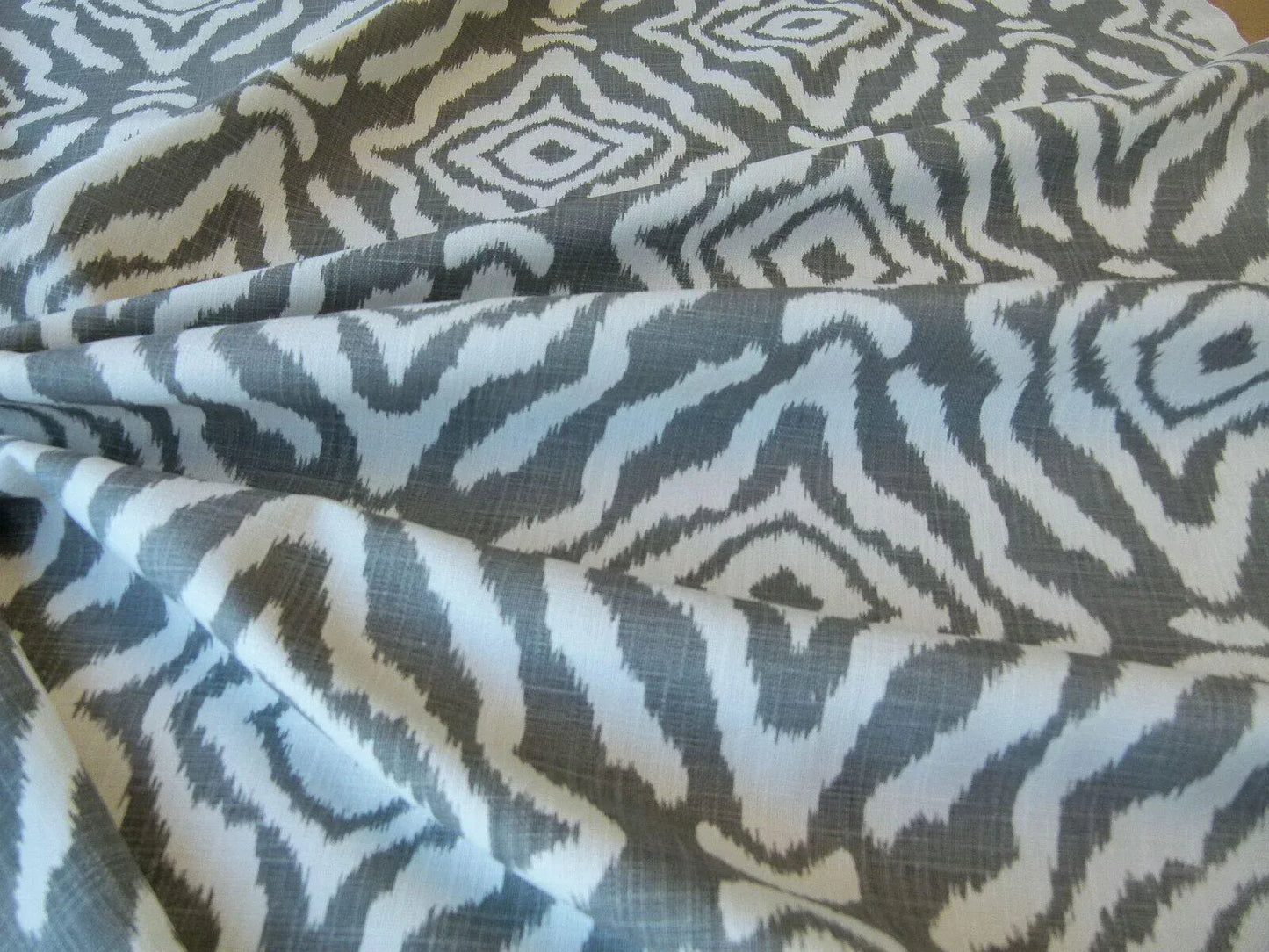 Scalamandre Zanzibar Ikat Smoke Grey White Cotton Print Mid-Century MSRP USD 254.80/Y