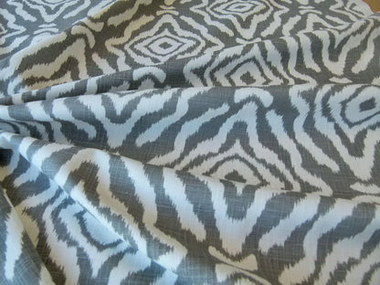 Scalamandre Zanzibar Ikat Smoke Grey White Cotton Print Mid-Century MSRP USD 254.80/Y