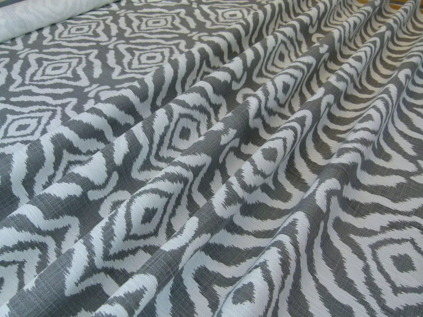 Scalamandre Zanzibar Ikat Smoke Grey White Cotton Print Mid-Century MSRP USD 254.80/Y
