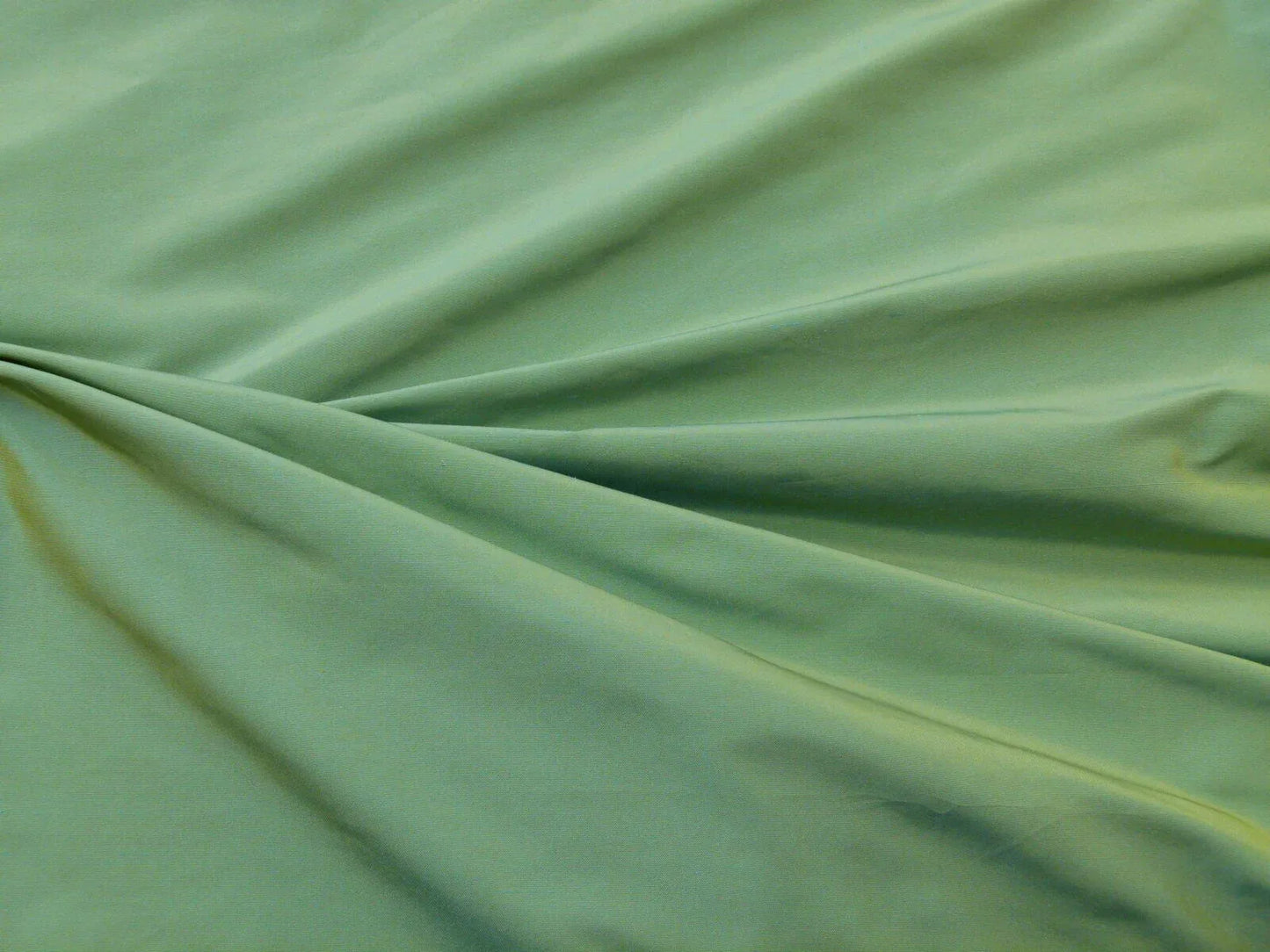 Scalamandre Dynasty Taffeta, Grass Green 100% Silk Heavy MSRP USD 322/y
