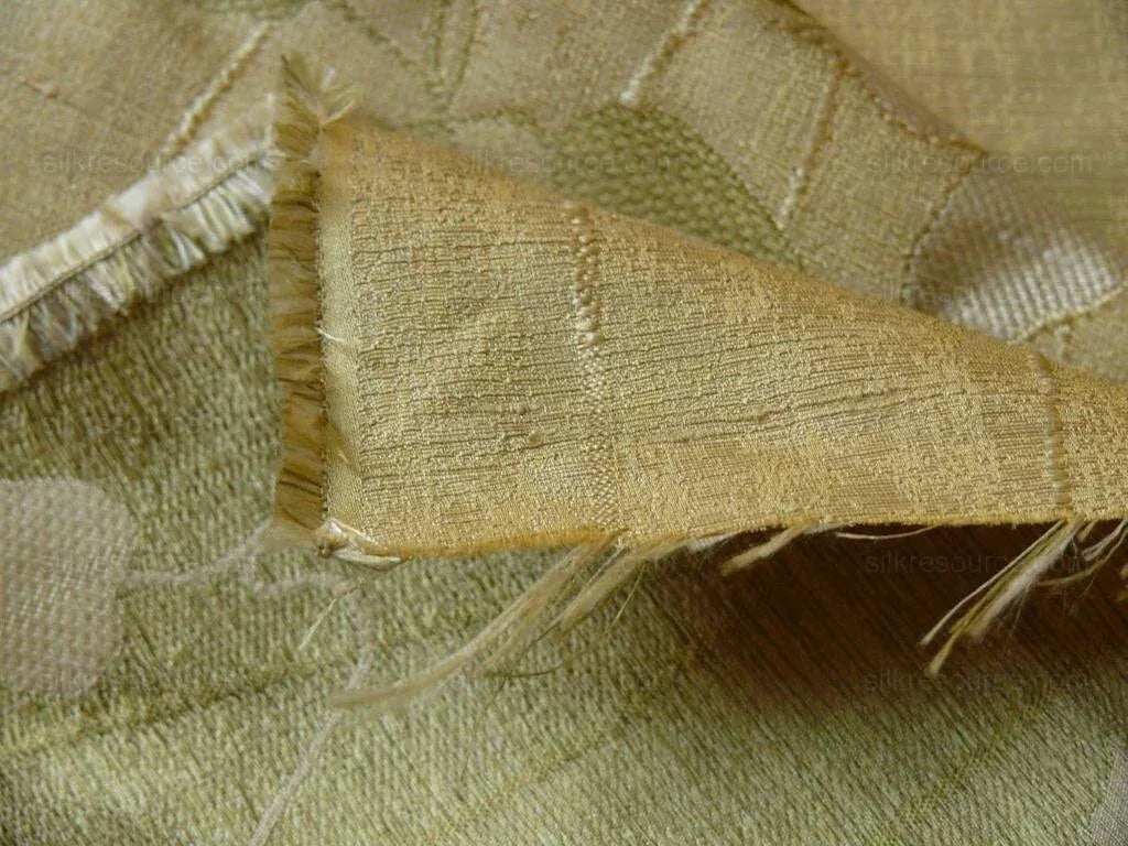 High End 100%silk Lampas Deco Vine Flower "butter" Gold White Green MSRP USD 360/y