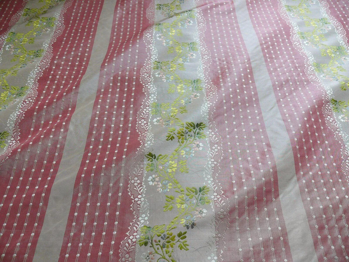 100% SILK CLASSIC CHAMBORD SILK LISERE PINK CREAM STRIPE