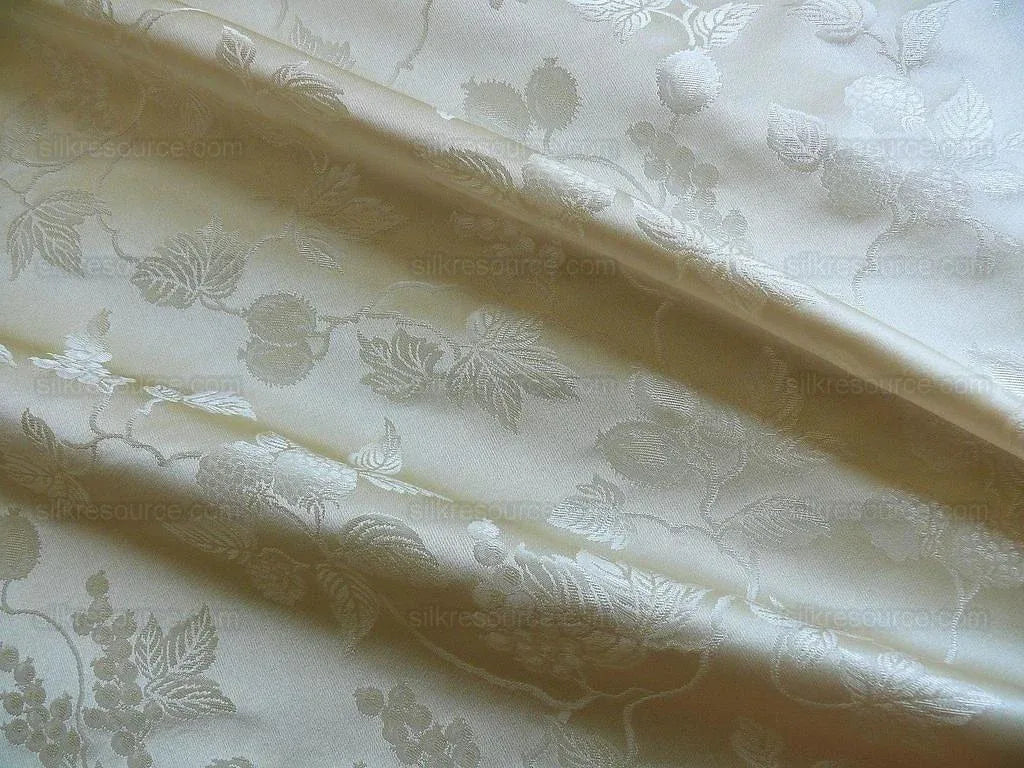 100%SILK DAMASK SUMMER BERRY "ALMOND" ECRU