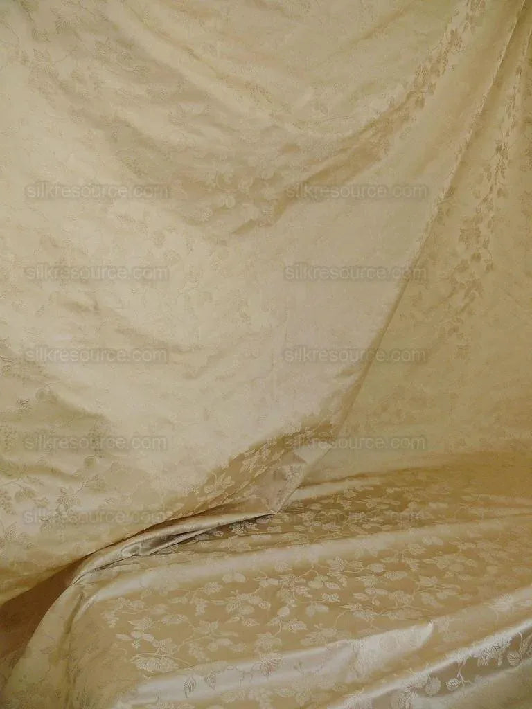 100% Silk Damask Summer Berry on Vine Cream Nimbus Art Nouveau William Morris