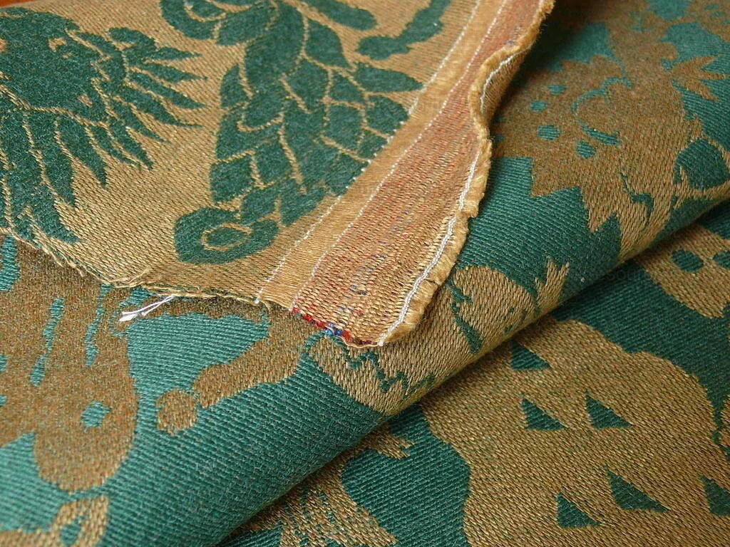 By Yard Clarence House Myth Animal Wool Epingle Hunter Green &amp; Bronze