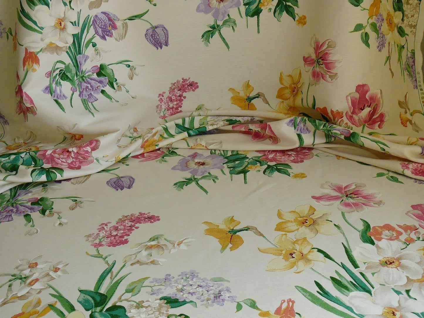 Brunschwig &amp; Fils Sabrina Linen Pink Tulips Daffodils Lilacs