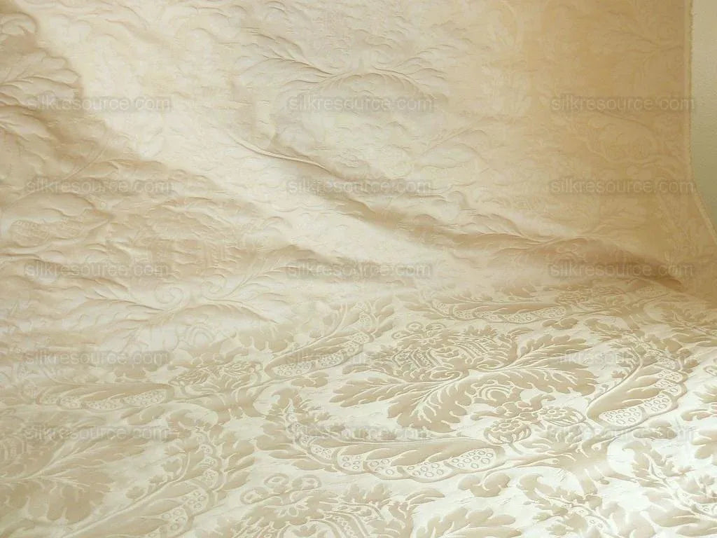by yard Hiend Silk Damask Classy Renaissance "blond" Pale Gold