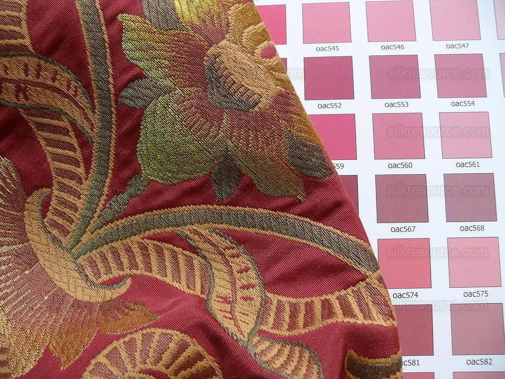 1.125ycoraggio "medioevale" Flower Medallion Lampas Red MSRP USD 600