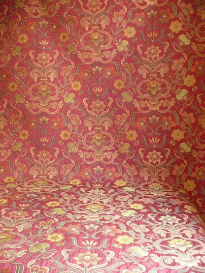 2.375y Coraggio "medioevale" Flower Medallion Lampas Red Rp$600+