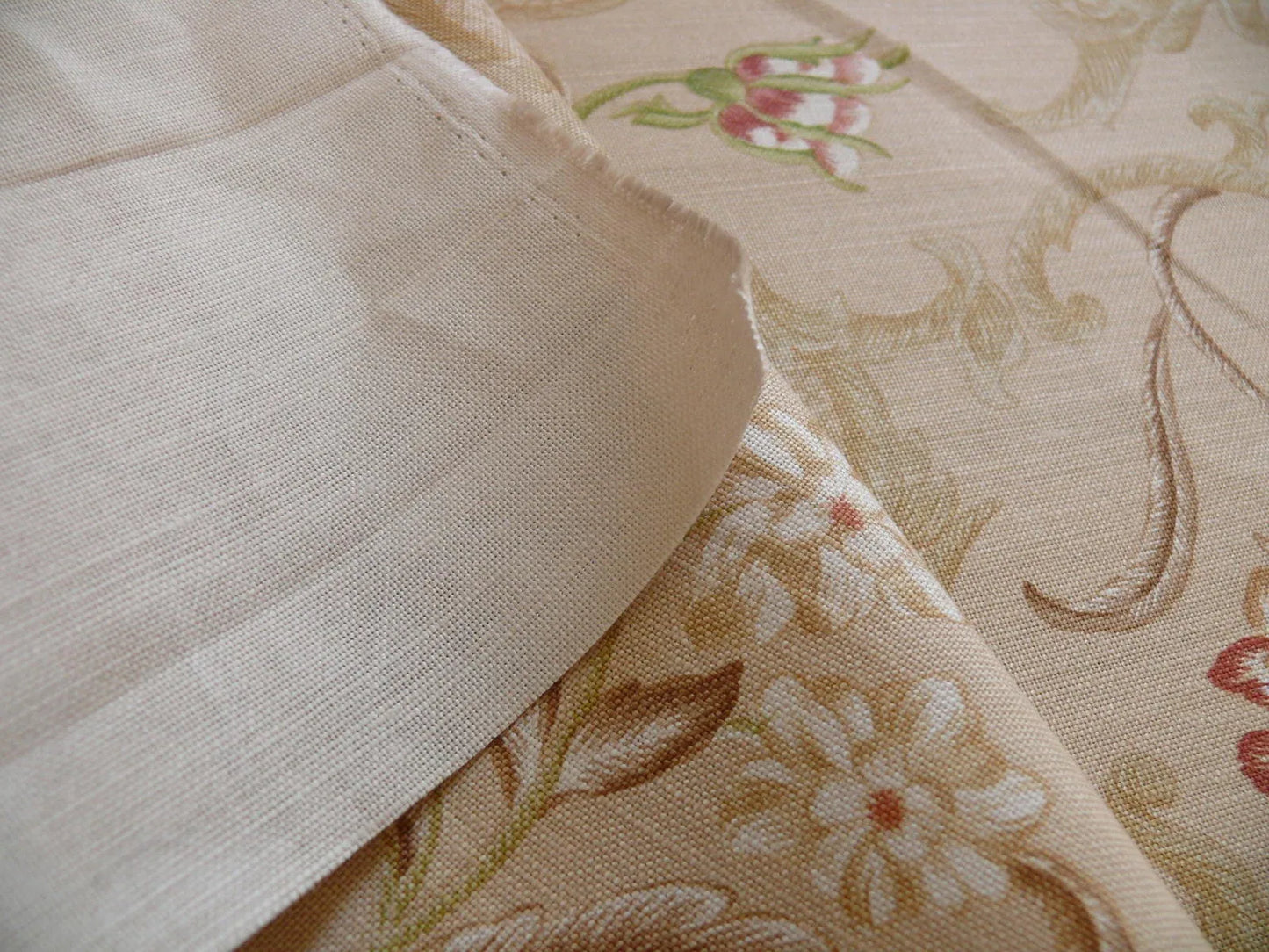 Travers "montespa" Chinoserie Linen Peach Pom Apple Fig