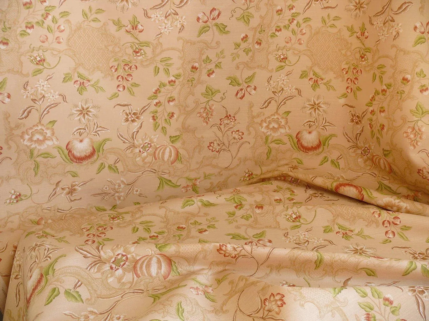 Travers "montespa" Chinoserie Linen Peach Pom Apple Fig