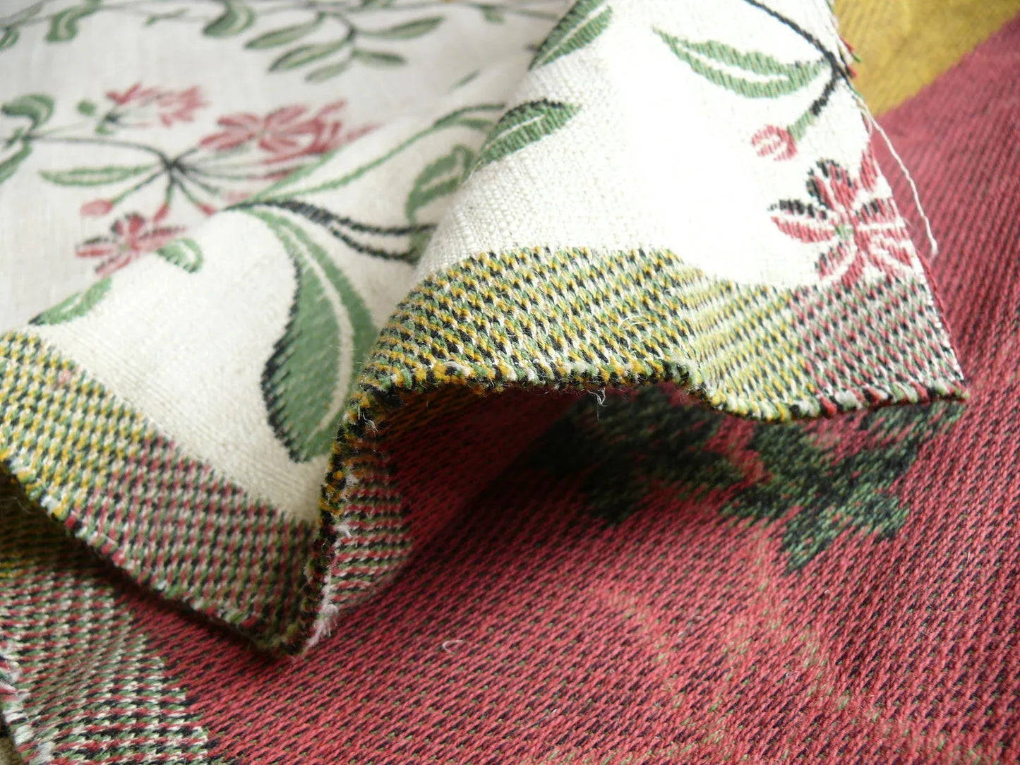Lee Jofa Jasmine Lampas "berry" Honeysuckle Gold Pink Blue Green Grand Floral Linen Cotton William Morris Inspired MSRP USD 236/Y