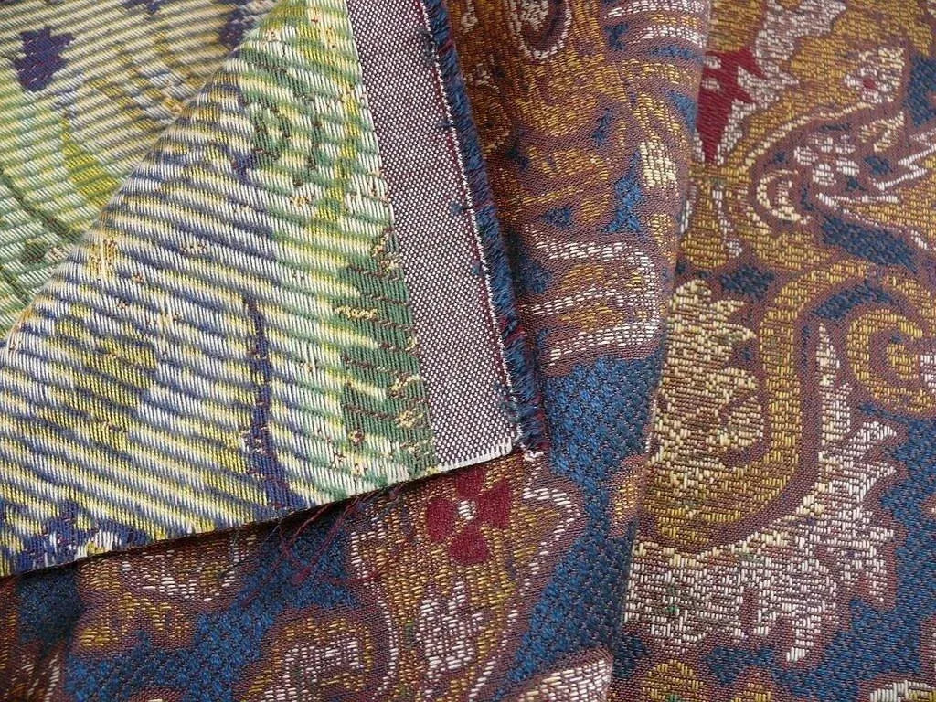 0.86y Lee Jofa San Pietro "mineral" Blue Paisley Red Gold