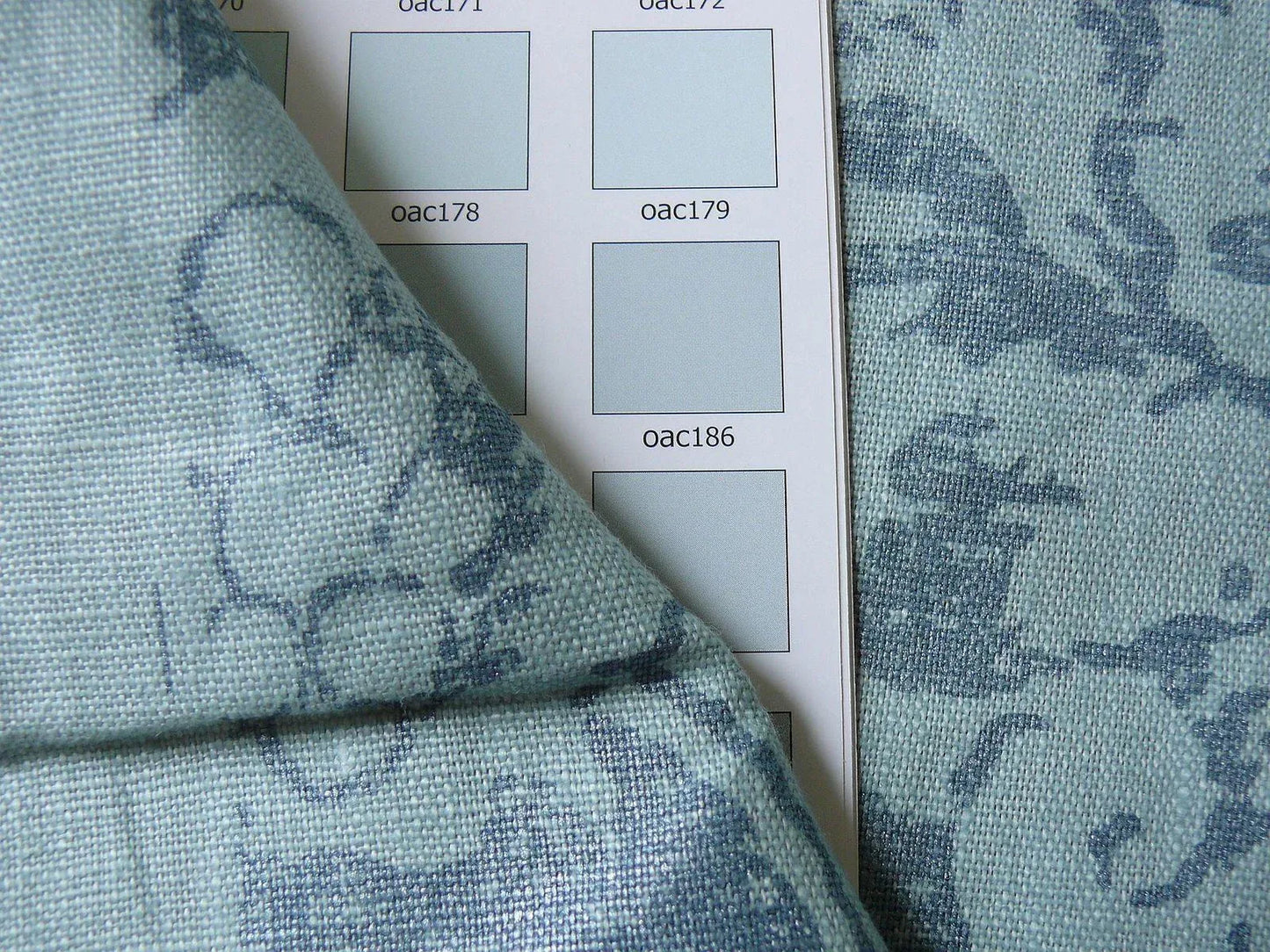 By Yd Kravet Laura Ashley 100% linen Print Spencer Damask Cool Water Blue Gilded  #874