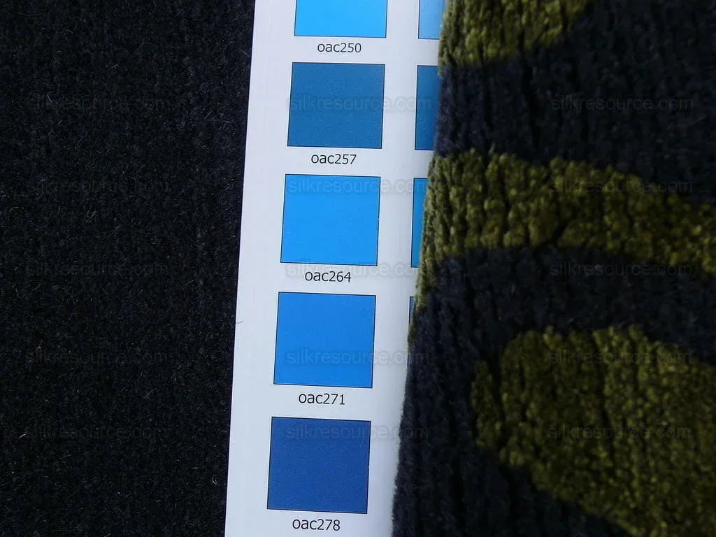 Endless Knot Silk &amp; Wool Tibetan Athana Rug Azure Chartruse 5'x3