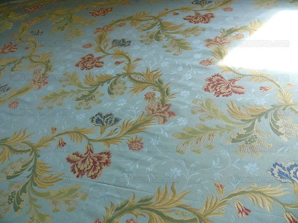 Old World Weaver VIVIANA French Lace Carnation Lampas Red Blue Powder MSRP 328USD/Y