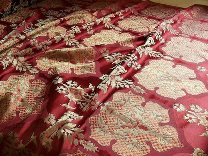 By Yd Lee Jofa "byzantine" Brocade, Red Gold Silver Medallion MSRP USD 390