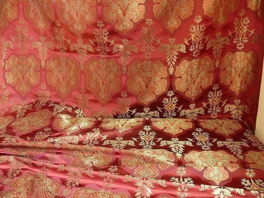 By Yd Lee Jofa "byzantine" Brocade, Red Gold Silver Medallion MSRP USD 390