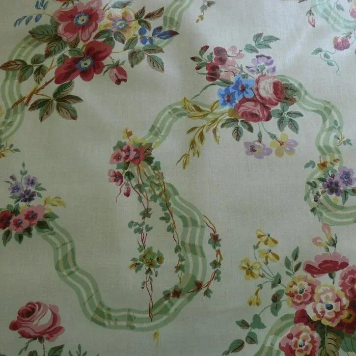 LEE JOFA SHAFTESBURY RIBBON ROSE BOUQUET PRINT 1.375 yd