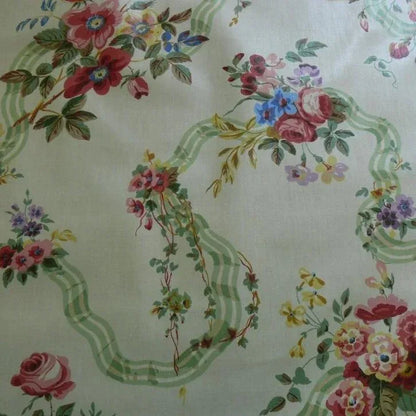 LEE JOFA SHAFTESBURY RIBBON ROSE BOUQUET PRINT 1.375 yd
