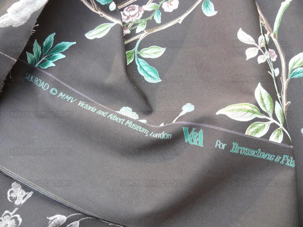 Brunchwig & Fils "silk Road" Chinoiserie Garden Bird & Trellis P