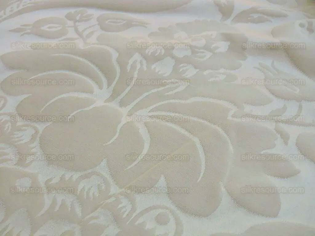 By Yard Scalamandre "Hunt Damask" in Special Ivory 100% Cotton Renaissance Damask Heavy MSRP USD300+/Y