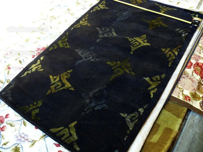 Endless Knot Silk &amp; Wool Tibetan Athana Rug Azure Chartruse 5'x3