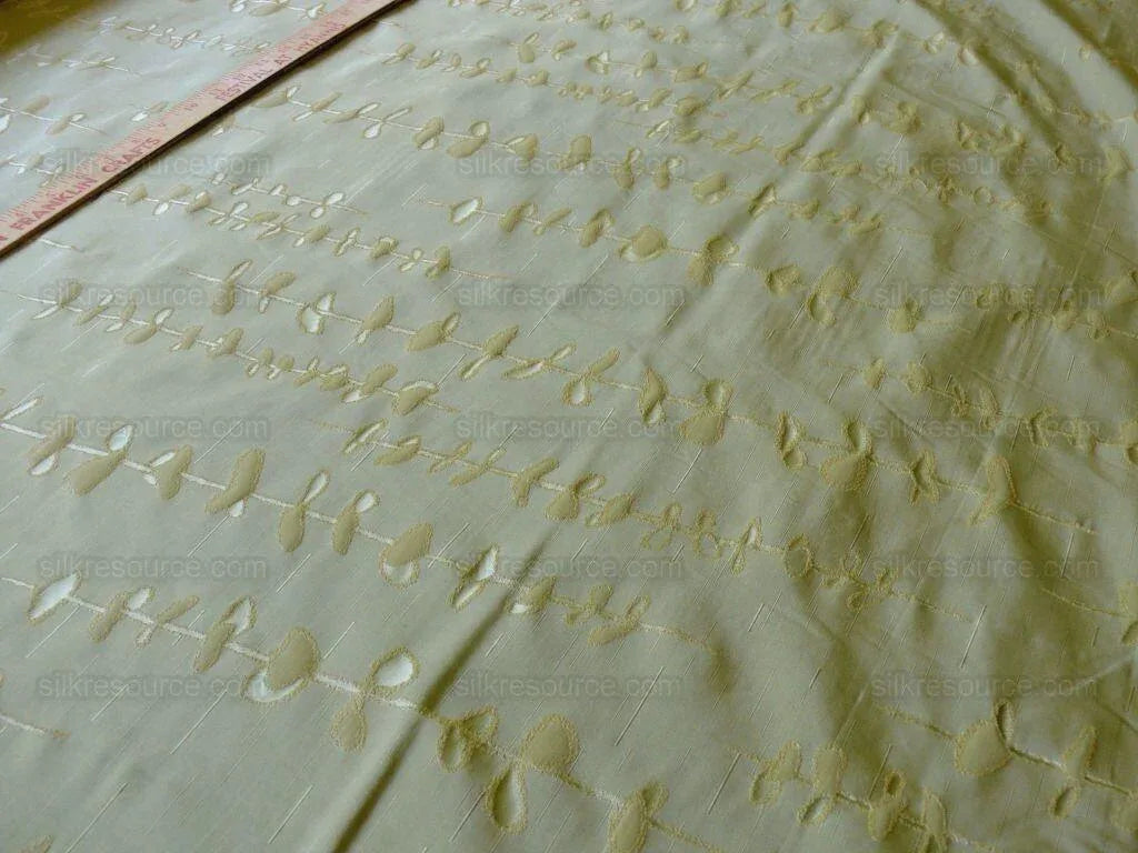 Beacon Hill "Sprouting" Vine Sprig Foliage Willow 100%silk Jacquard Pale Sage Spring Green MSRP USD 300/Y