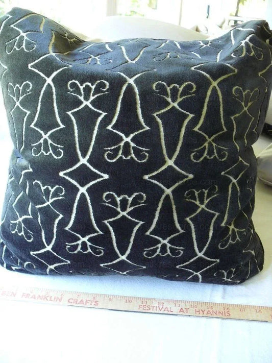 OLD WORLD WEAVERS PRINCESS AIDA CUT VELVET 19" PILLOWS  EXCLUSIV