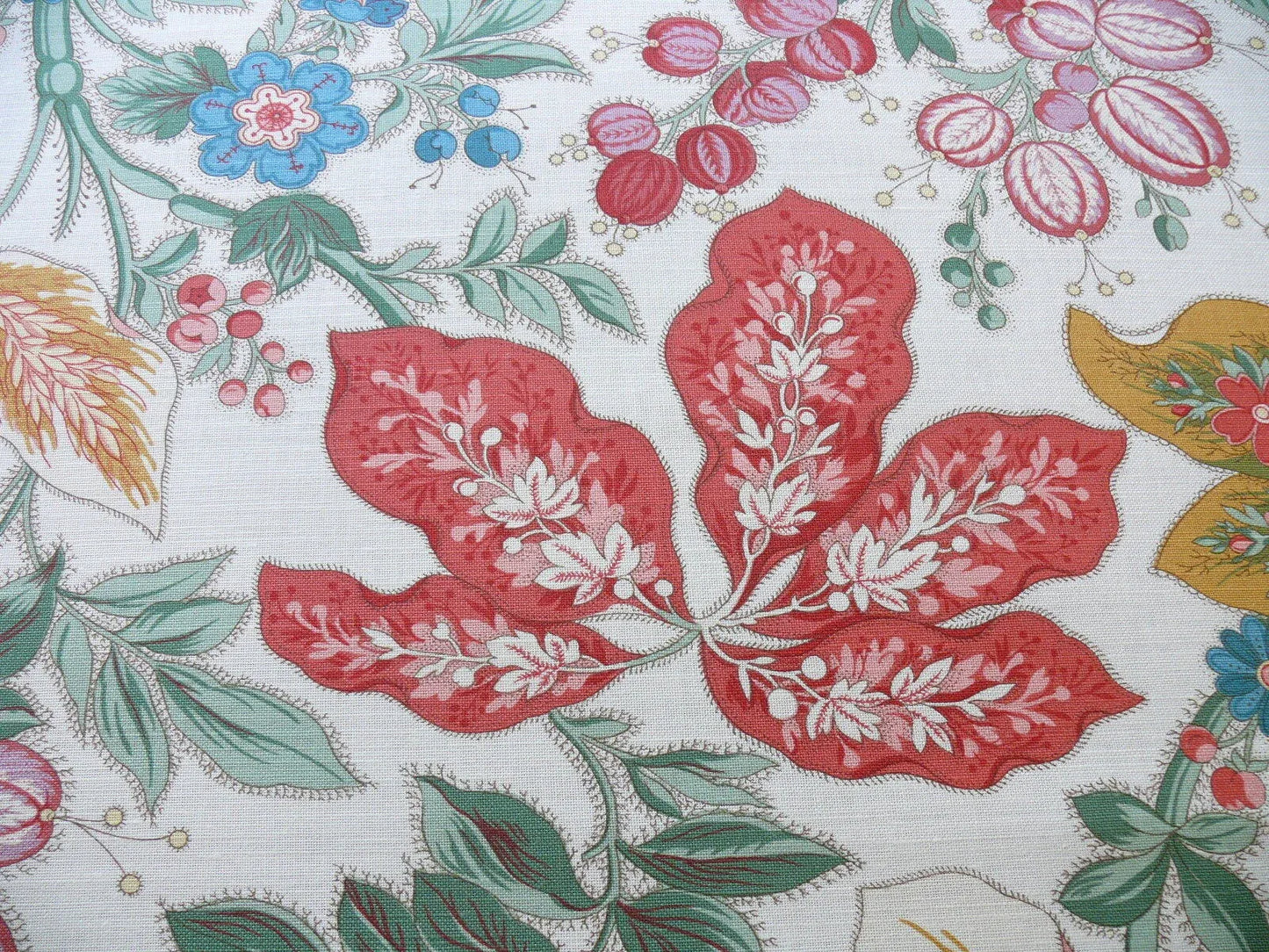 5.7Y SCALAMANDRE "GILLIAN" PRINTED LINEN FOLIAGE JACOBEAN RED MS