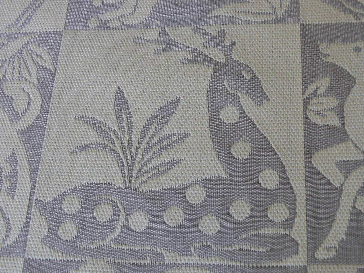 CLARENCE HOUSE "GALEAZZO" AFRICAN ANIMAL EPINGLE GREY SILVER BTY