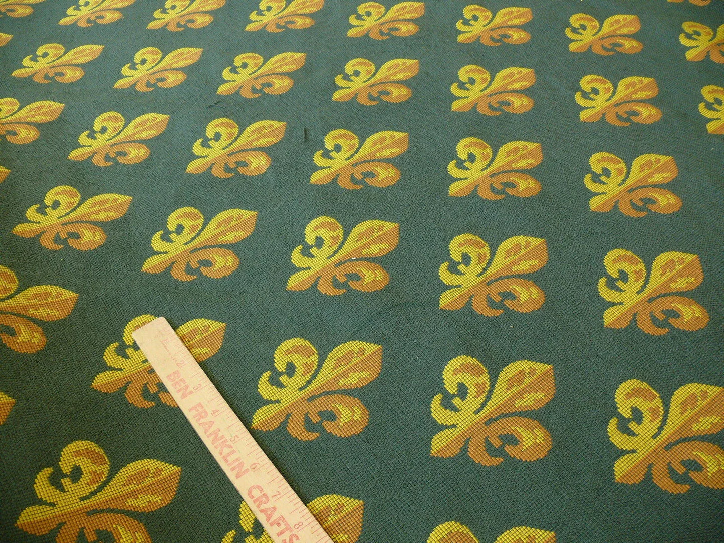 BTY SCALAMANDRE EPINGLE FLUER DE LYS HUNTER GREEN GOLD