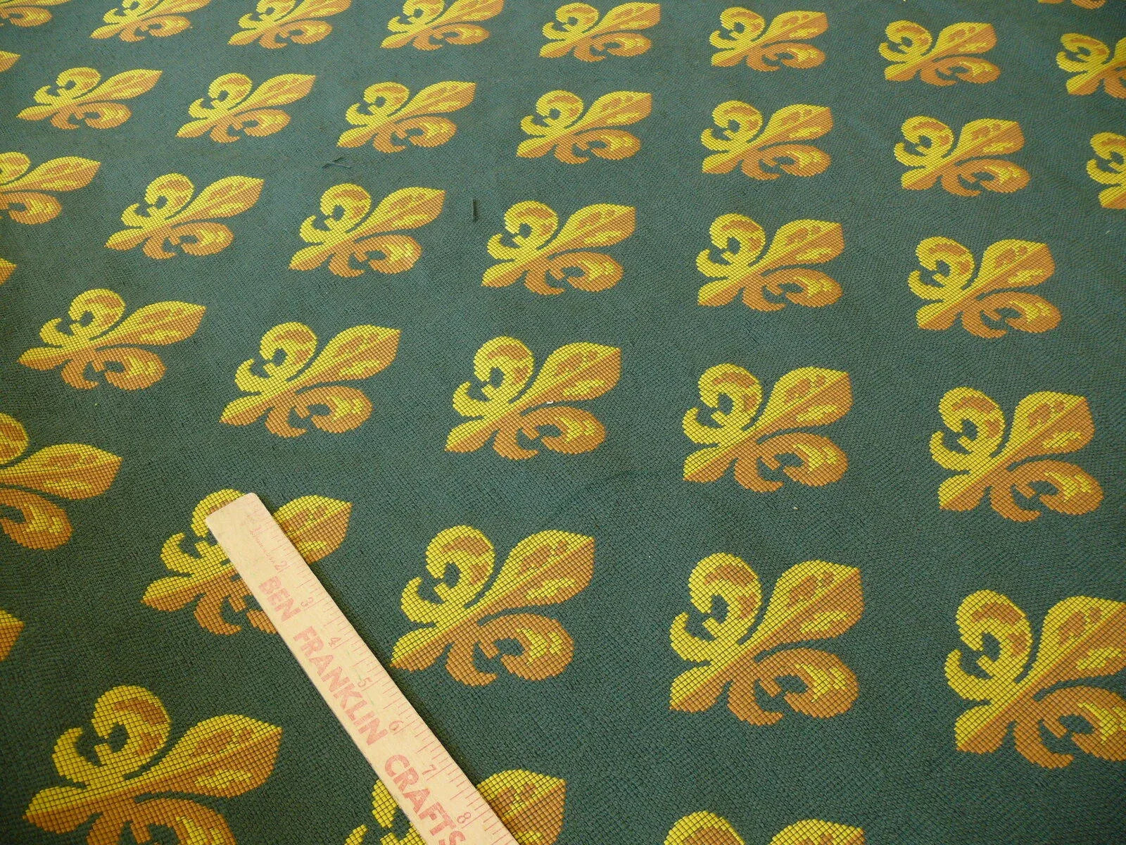 BTY SCALAMANDRE EPINGLE FLUER DE LYS HUNTER GREEN GOLD