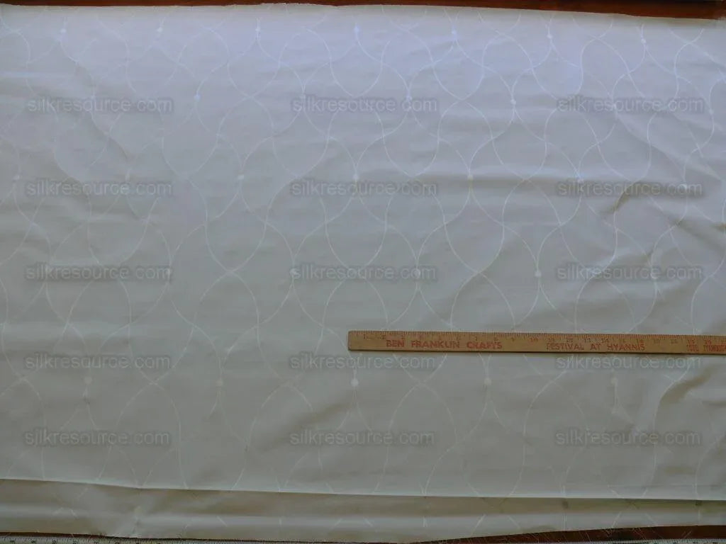 Clarence House St Laurent Silk Taffeta Jacquard Ogee Fabric - White - By The Yard