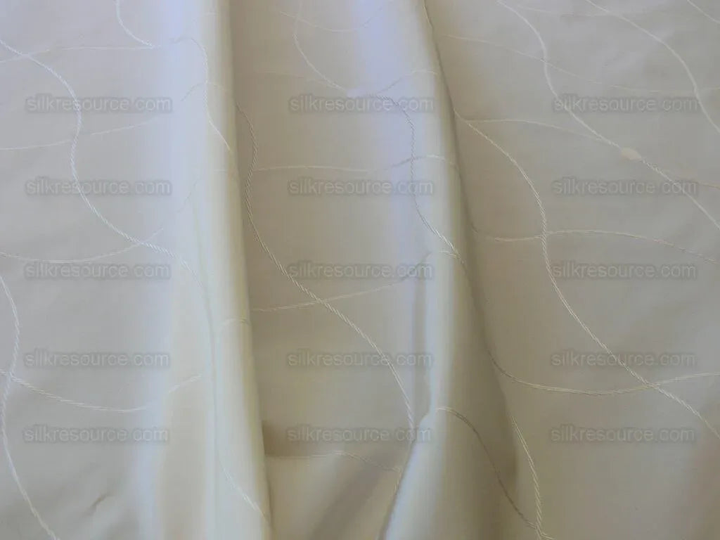 Clarence House St Laurent Silk Taffeta Jacquard Ogee Fabric - White - By The Yard