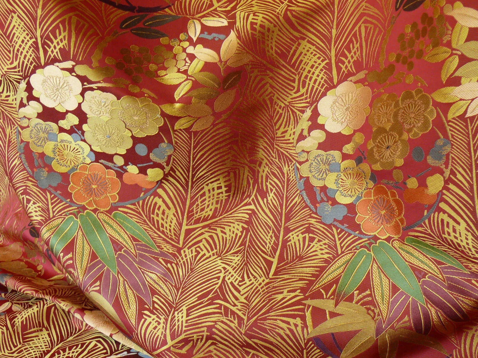 KRAVET-COUTOUR IMPERIAL KIMONO SILK LAMPAS RED MSRP-270Y