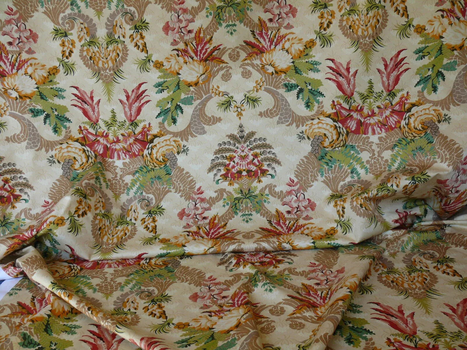 SCALAMANDRE DUCHESSA HAND PRINTED COTTON FLORAL PRINT CORAL & PL