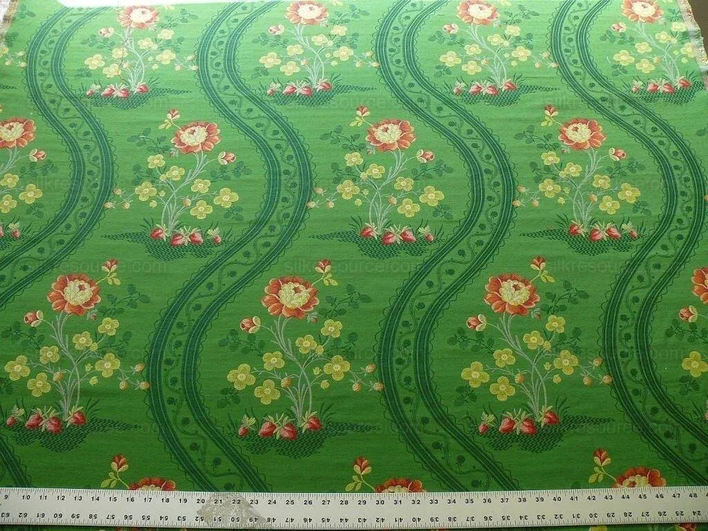 Bty Scalamandre Fraise Du Printemps Strawberry Classic Lampas Rich Green Rp$399/y