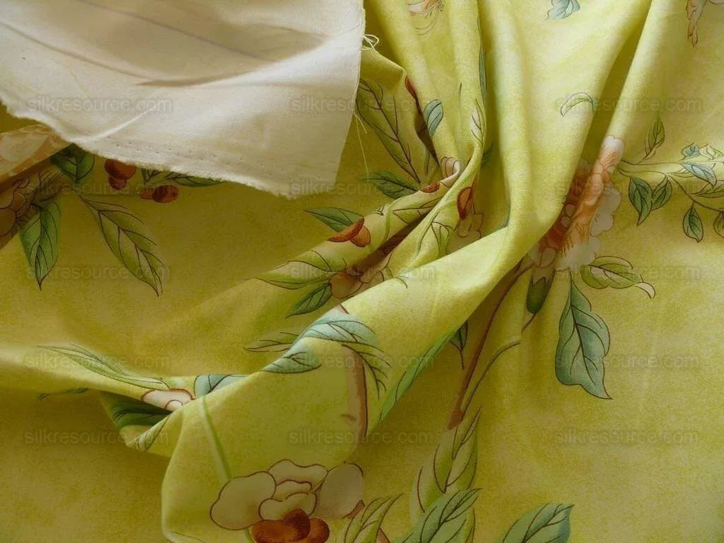 Brunschwig &amp; Fils Kanchou Parrots Chinioserie Flower Print Green