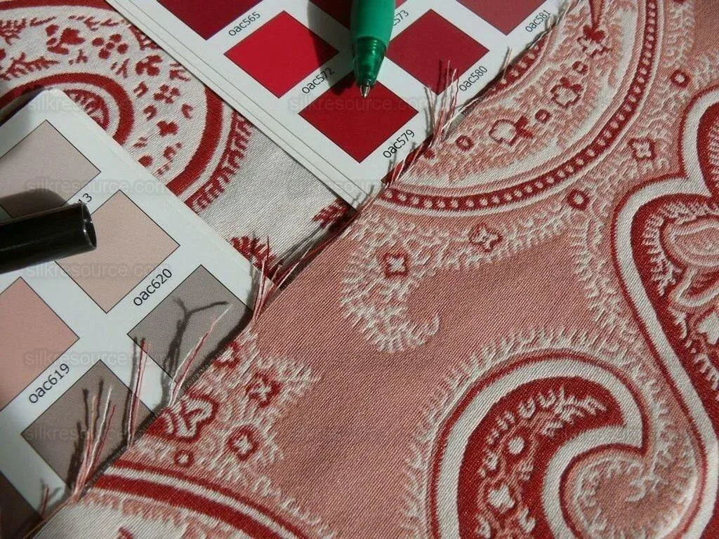 By Yd SCALAMANDRE KELLIE SALMON RED OFF WHITE Paisley Cotton Jacquard MSRPUSD142Y